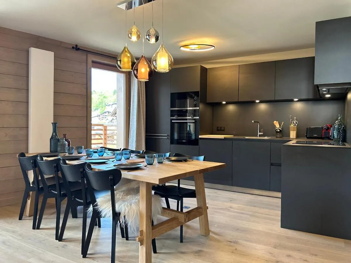 Appartement 3 Chambres Au Centre Des Gets Avec Balcon, Parking Et Cheminee - Fr-1-623-333 Les Gets Apartment