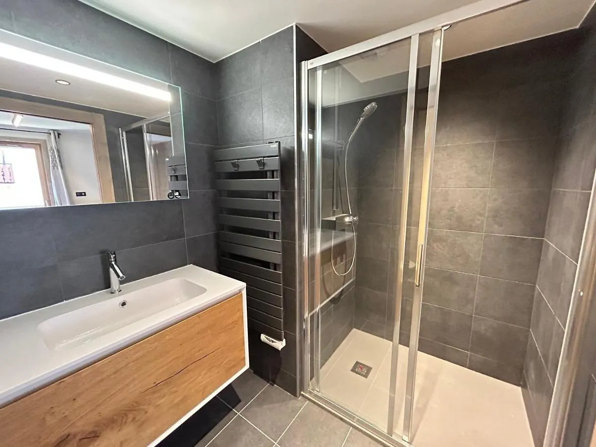 Appartement 3 Chambres Au Centre Des Gets Avec Balcon, Parking Et Cheminee - Fr-1-623-333 Les Gets Apartment